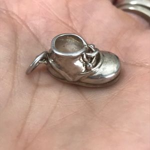 18k white gold baby shoe charm
